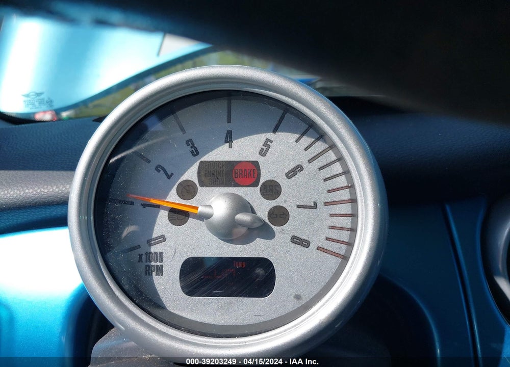 2005 MINI COOPER S VIN: WMWRE33575TL10893