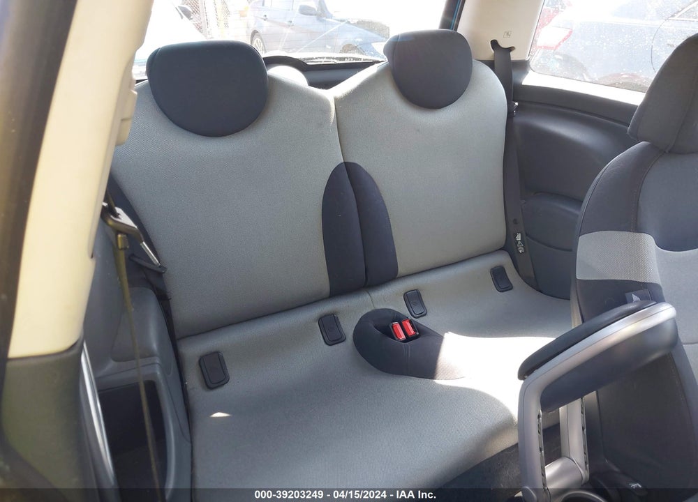 2005 MINI COOPER S VIN: WMWRE33575TL10893