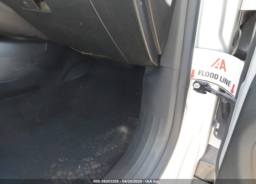 2015 JEEP RENEGADE LATITUDE VIN: ZACCJBBT0FPB83786