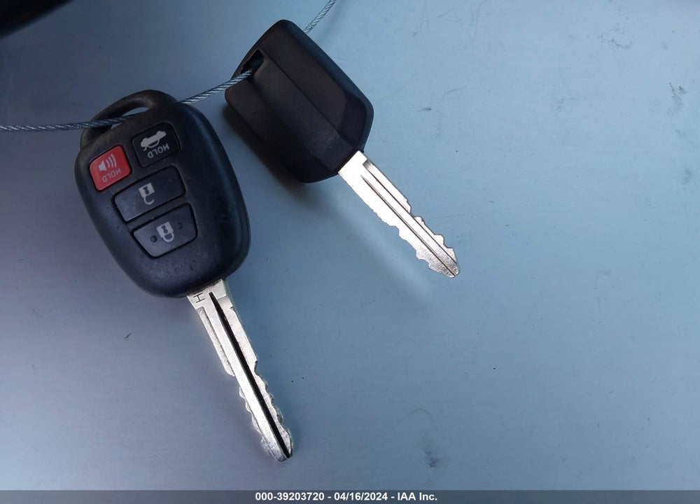 2015 TOYOTA CAMRY SE VIN: 4T1BF1FK5FU884889