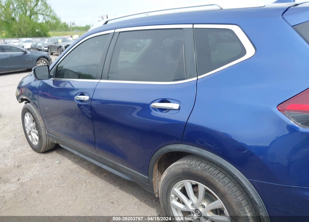 2018 NISSAN ROGUE SV VIN: KNMAT2MT8JP539048