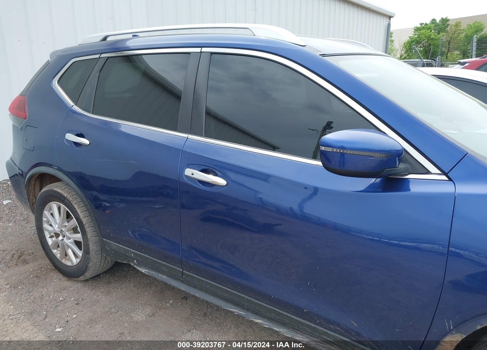 2018 NISSAN ROGUE SV VIN: KNMAT2MT8JP539048