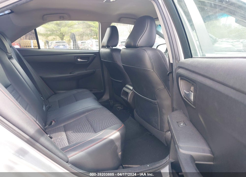 2015 TOYOTA CAMRY SE VIN: 4T1BF1FK3FU068182