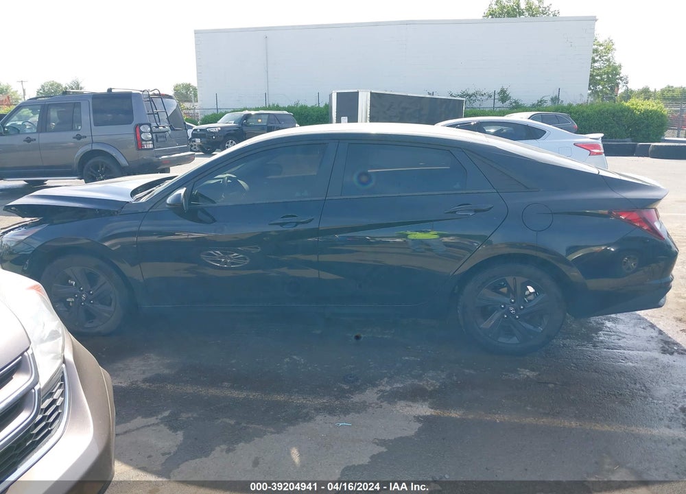 2022 HYUNDAI ELANTRA SEL VIN: 5NPLM4AG7NH077446
