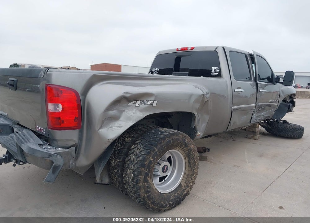 2012 GMC SIERRA 3500HD DENALI VIN: 1GT426C89CF223218