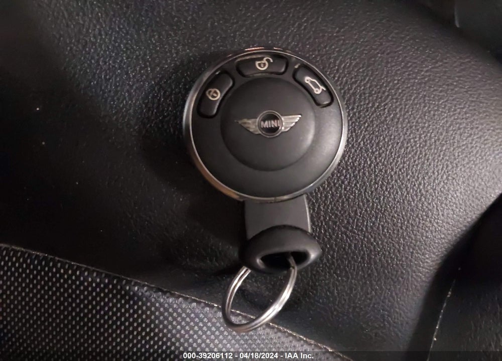 2016 MINI COUNTRYMAN COOPER S VIN: WMWZC5C56GWU03519