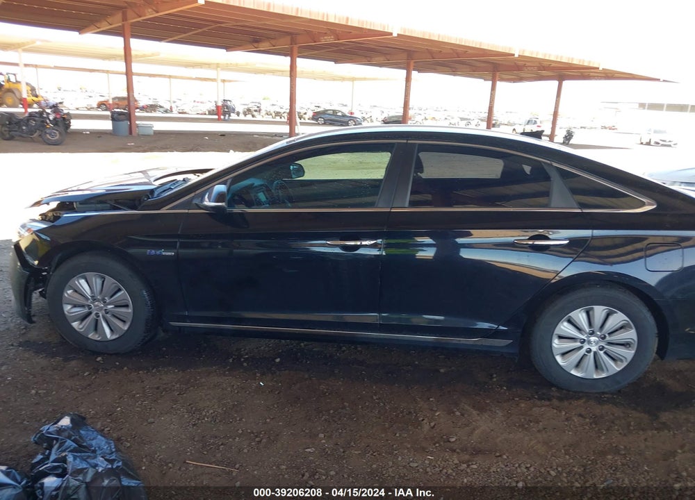 2016 HYUNDAI SONATA HYBRID SE VIN: KMHE24L1XGA031879