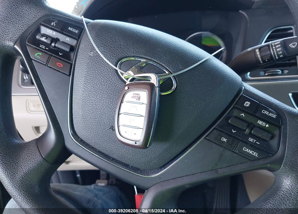 2016 HYUNDAI SONATA HYBRID SE VIN: KMHE24L1XGA031879