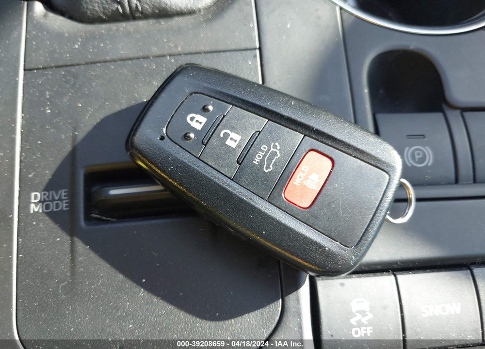 2021 TOYOTA HIGHLANDER XLE VIN: 5TDGZRAH4MS535848