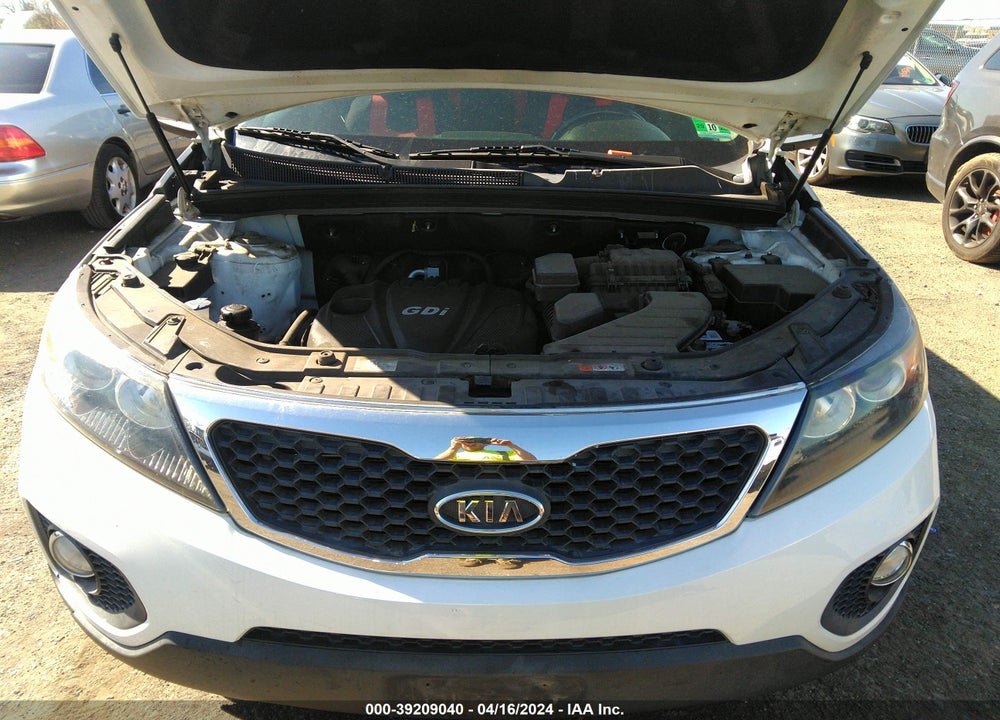 2013 KIA SORENTO LX VIN: 5XYKT3A69DG378144