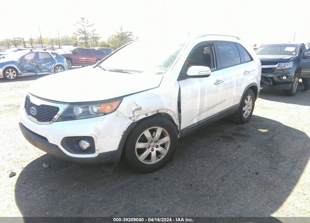 2013 KIA SORENTO LX VIN: 5XYKT3A69DG378144