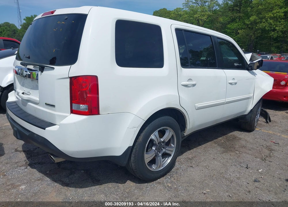 2015 HONDA PILOT SE VIN: 5FNYF3H34FB034079