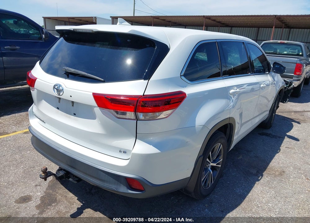 2017 TOYOTA HIGHLANDER LE PLUS VIN: 5TDZZRFH0HS195492