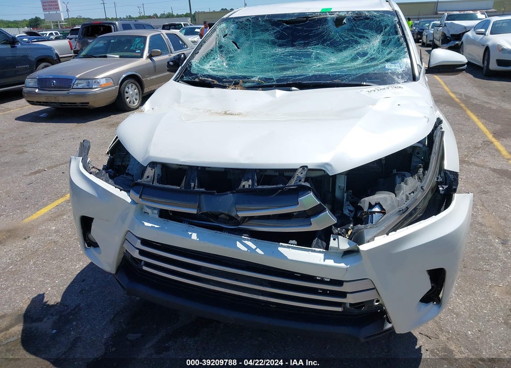 2017 TOYOTA HIGHLANDER LE PLUS VIN: 5TDZZRFH0HS195492