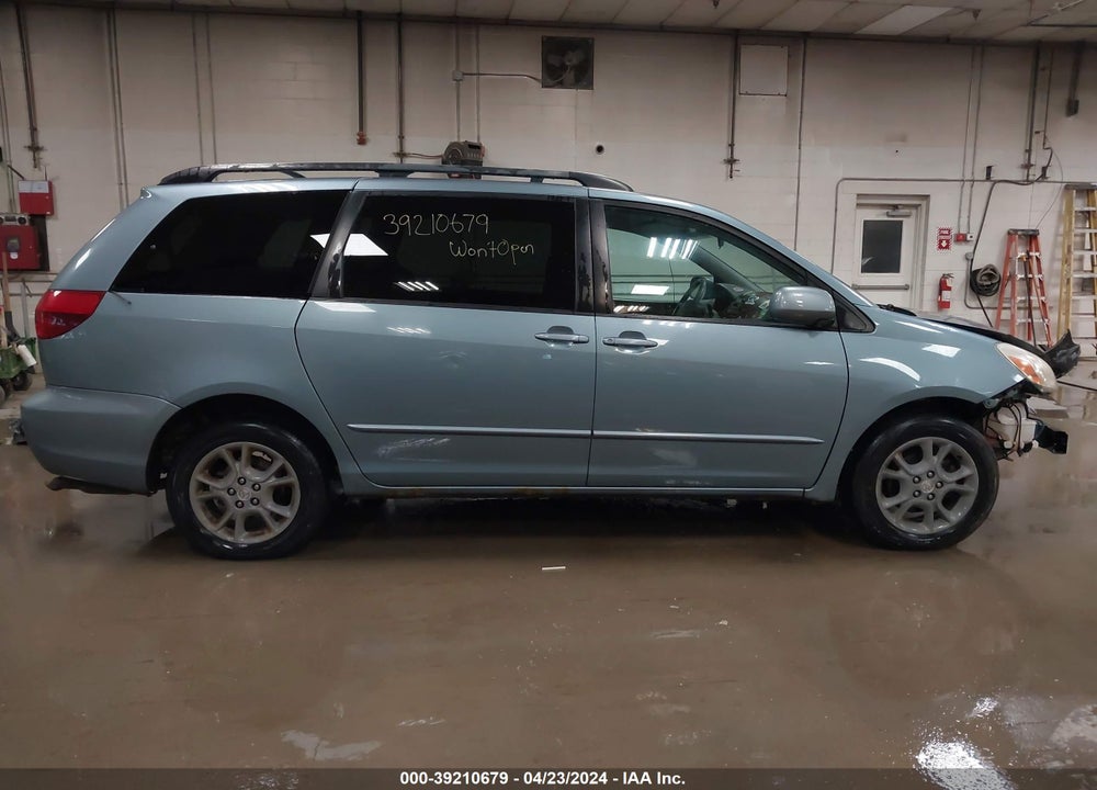 2005 TOYOTA SIENNA VIN: 5TDBA22C65S049667