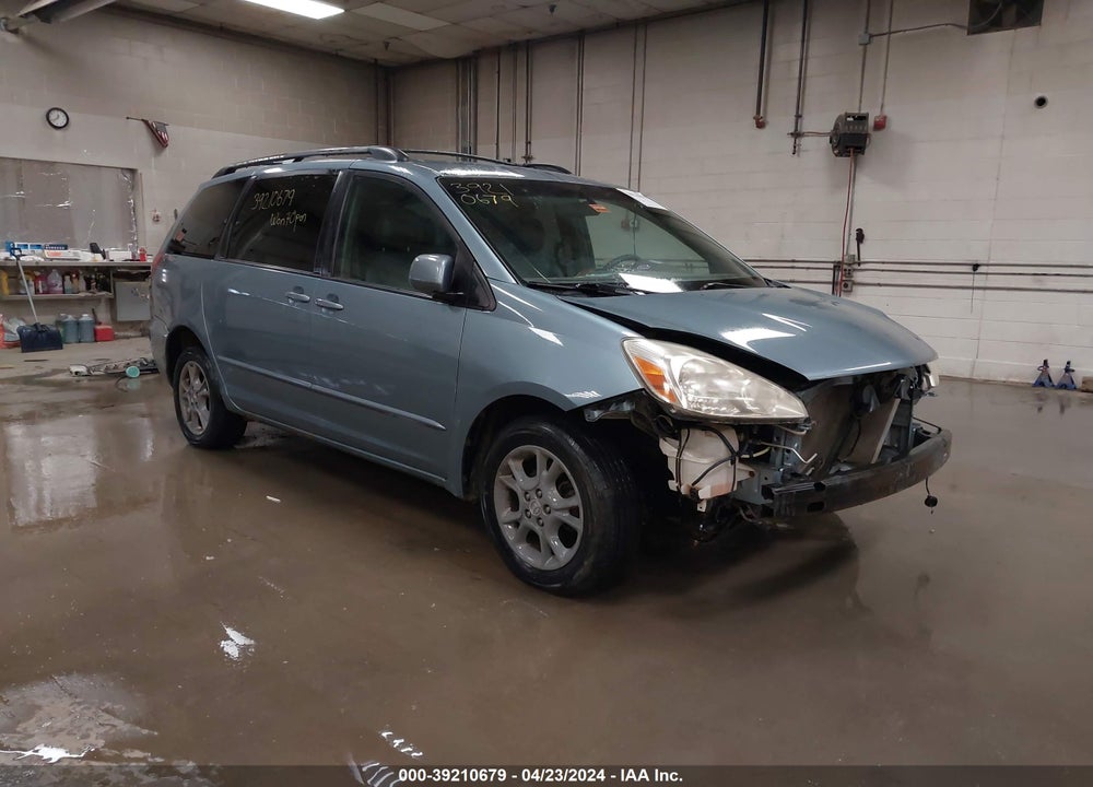 2005 TOYOTA SIENNA VIN: 5TDBA22C65S049667