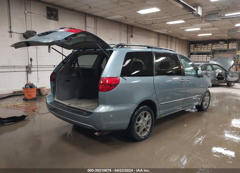2005 TOYOTA SIENNA VIN: 5TDBA22C65S049667