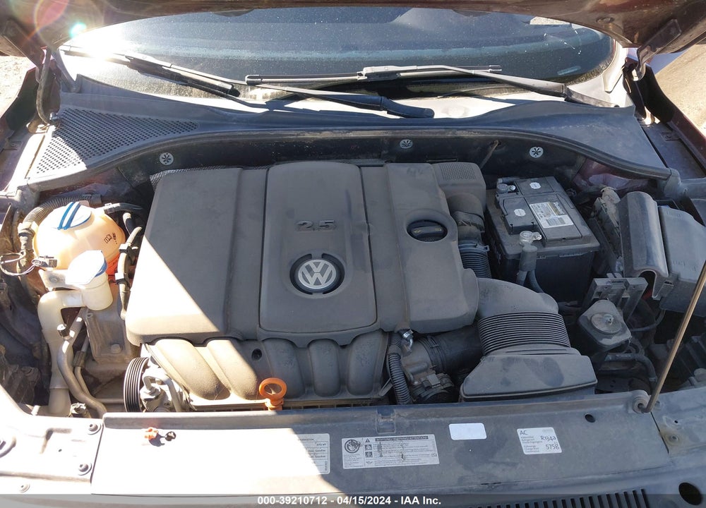 2012 VOLKSWAGEN PASSAT 2.5L SE VIN: 1VWBP7A38CC042129