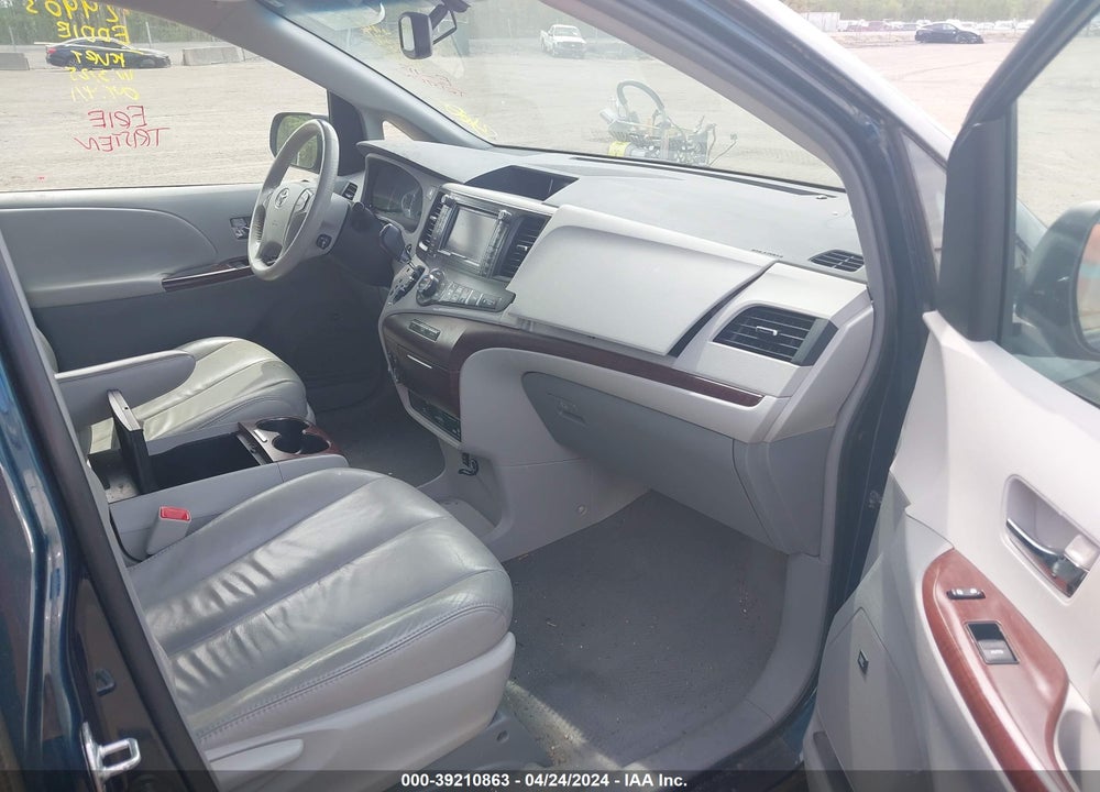 2011 TOYOTA SIENNA XLE VIN: 5TDDK3DC3BS009213