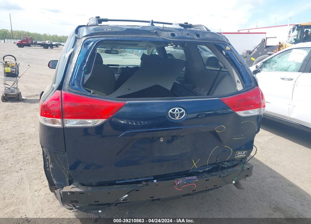 2011 TOYOTA SIENNA XLE VIN: 5TDDK3DC3BS009213