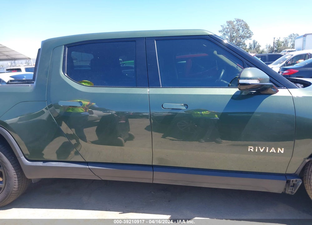 2022 RIVIAN R1T ADVENTURE VIN: 7FCTGAAA5NN008542