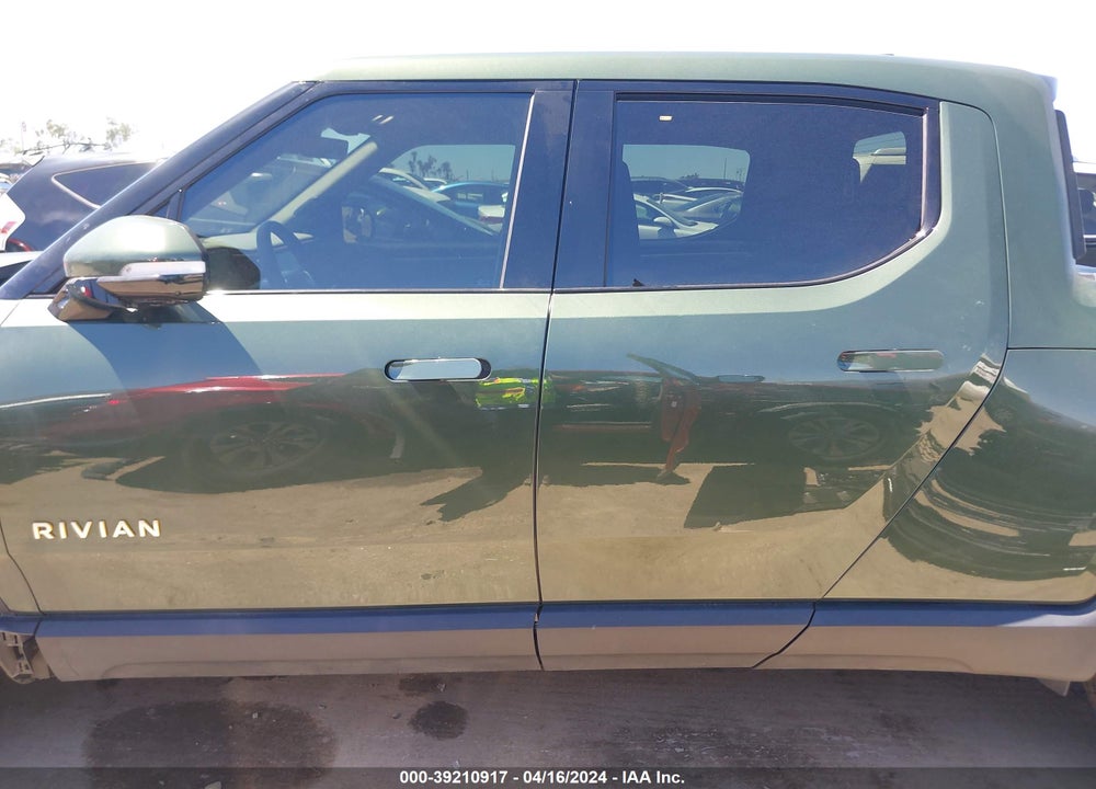 2022 RIVIAN R1T ADVENTURE VIN: 7FCTGAAA5NN008542