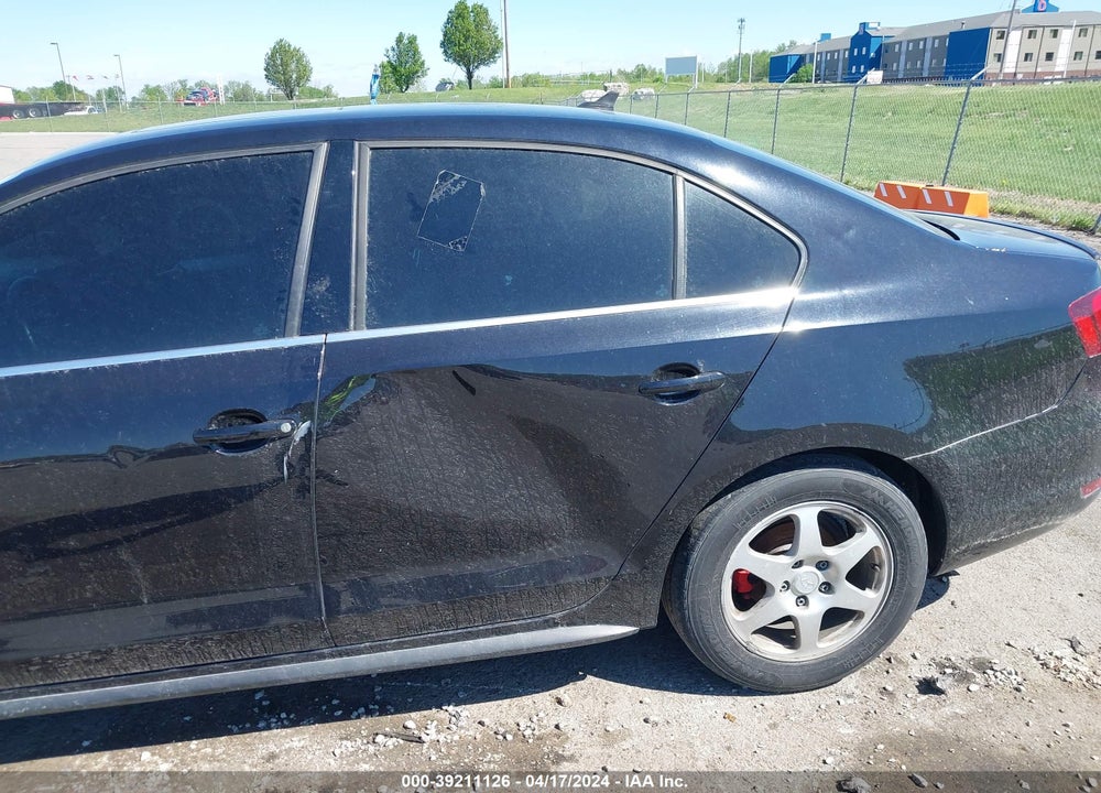 2014 VOLKSWAGEN JETTA VIN: 3VW4T7AJ5EM382195