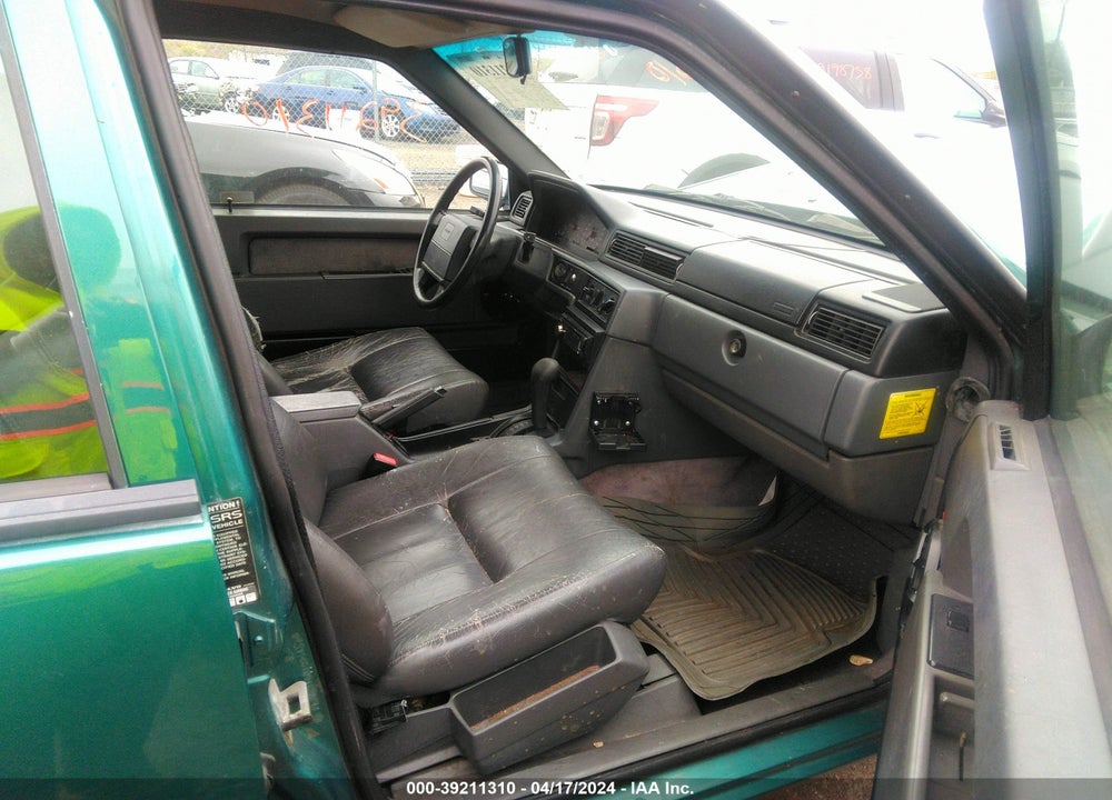 1994 VOLVO 940 VIN: YV1JW8316R1096403