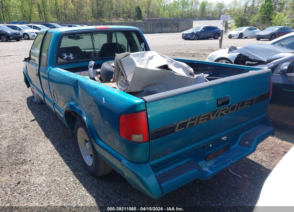 1994 CHEVROLET S TRUCK S10 VIN: 1GCCS19Z0RK158211