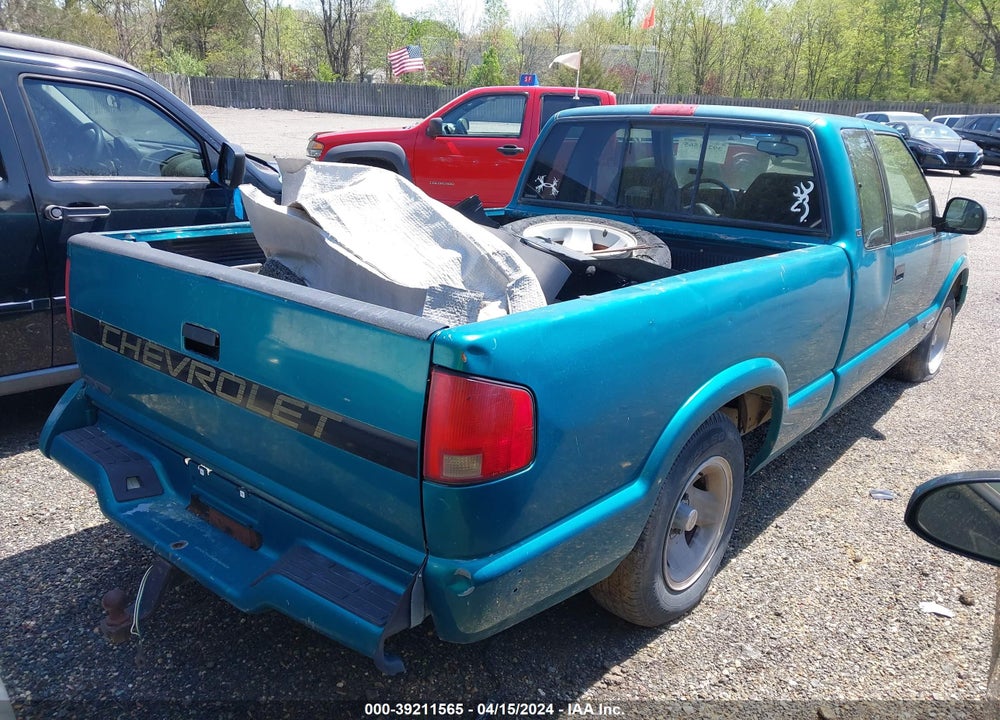 1994 CHEVROLET S TRUCK S10 VIN: 1GCCS19Z0RK158211