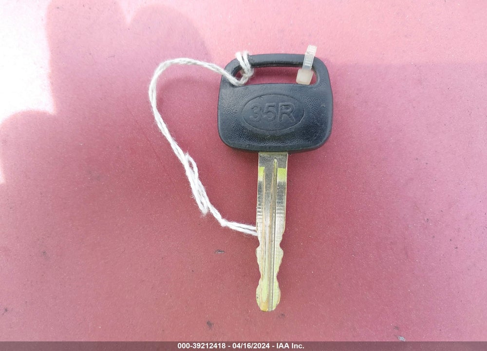 1999 TOYOTA COROLLA CE VIN: 2T1BR12E2XC124848