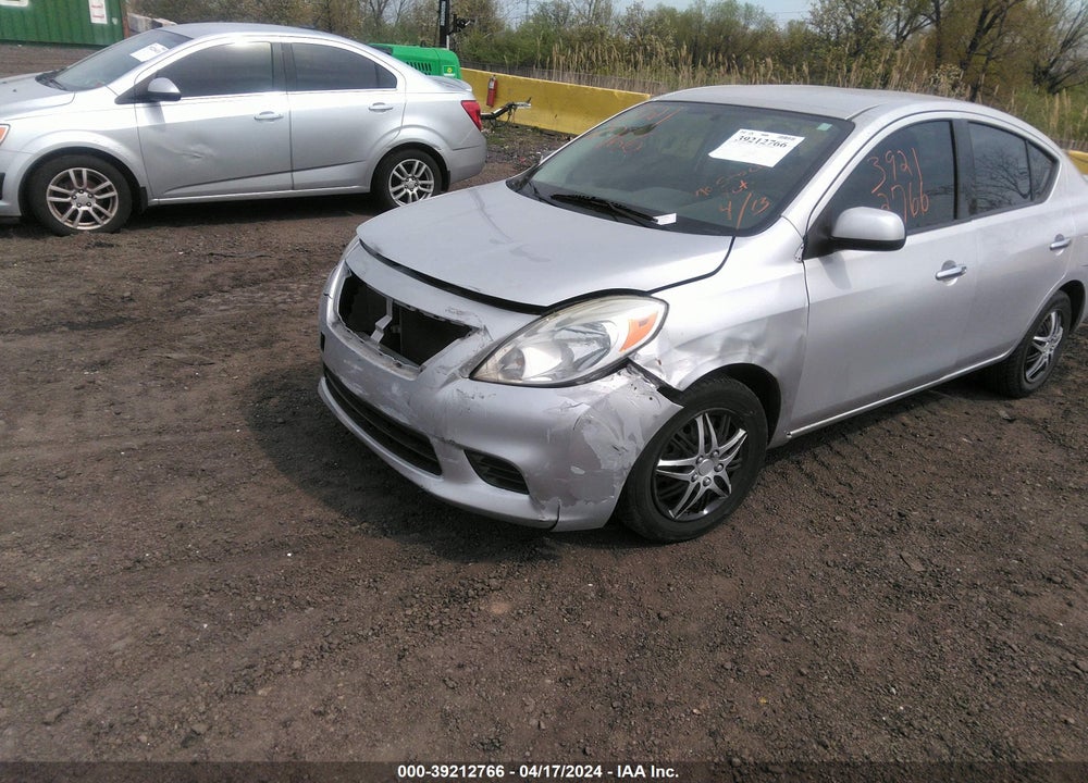 2014 NISSAN VERSA 1.6 SV VIN: 3N1CN7AP4EL825989