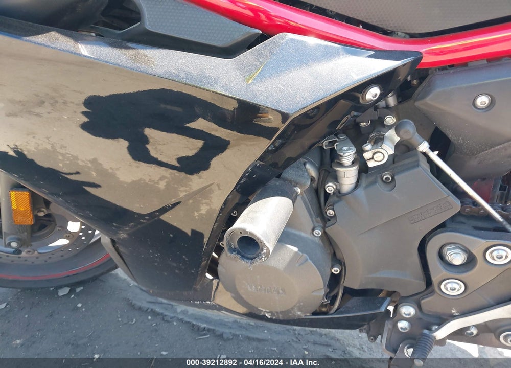 2016 YAMAHA FZ6 RC VIN: JYARJ18Y8GA003362