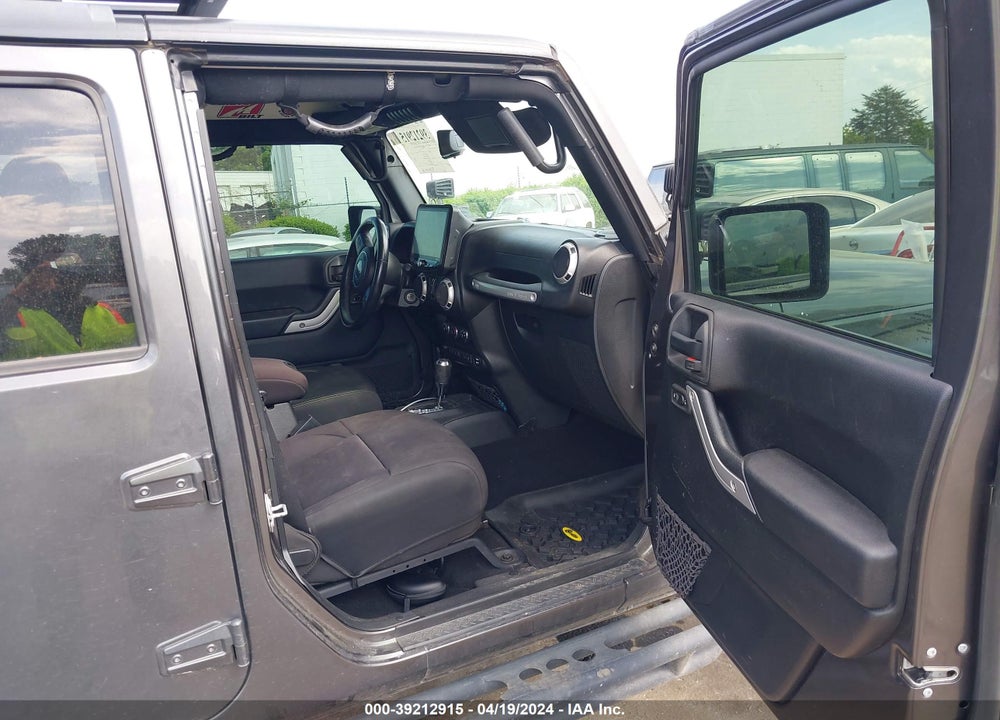 2017 JEEP WRANGLER UNLIMITED SAHARA 4X4 VIN: 1C4BJWEG2HL548204