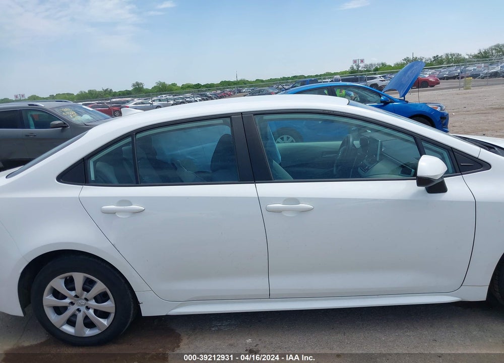 2021 TOYOTA COROLLA LE VIN: 5YFEPMAE8MP252917