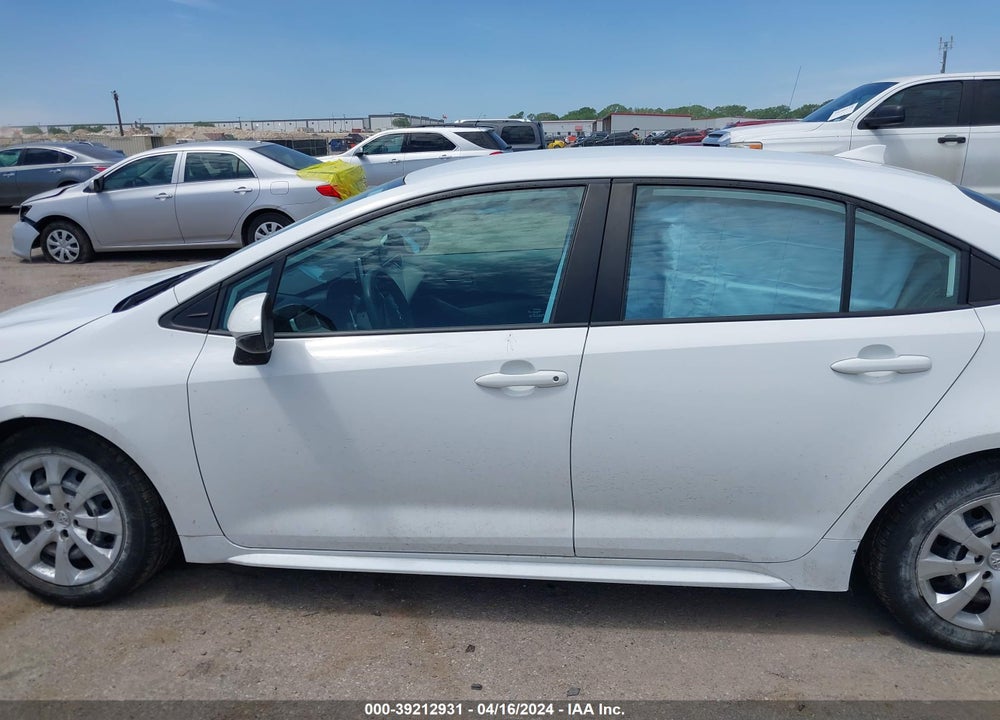 2021 TOYOTA COROLLA LE VIN: 5YFEPMAE8MP252917