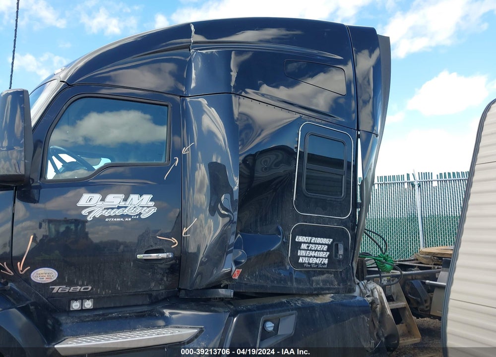 2017 KENWORTH T680 VIN: 1XKYDP9XXHJ143953