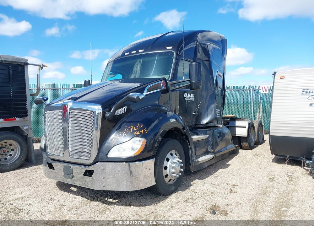 2017 KENWORTH T680 VIN: 1XKYDP9XXHJ143953