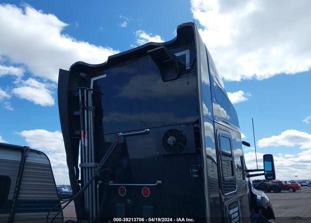 2017 KENWORTH T680 VIN: 1XKYDP9XXHJ143953