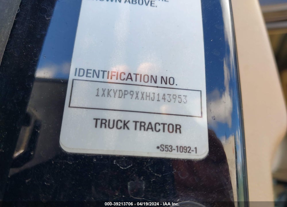 2017 KENWORTH T680 VIN: 1XKYDP9XXHJ143953