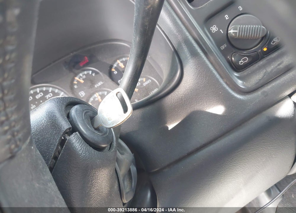2002 CHEVROLET SILVERADO 2500HD LS VIN: 1GCHC29U12E147378