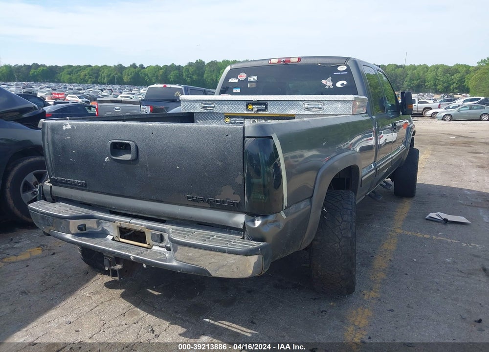 2002 CHEVROLET SILVERADO 2500HD LS VIN: 1GCHC29U12E147378