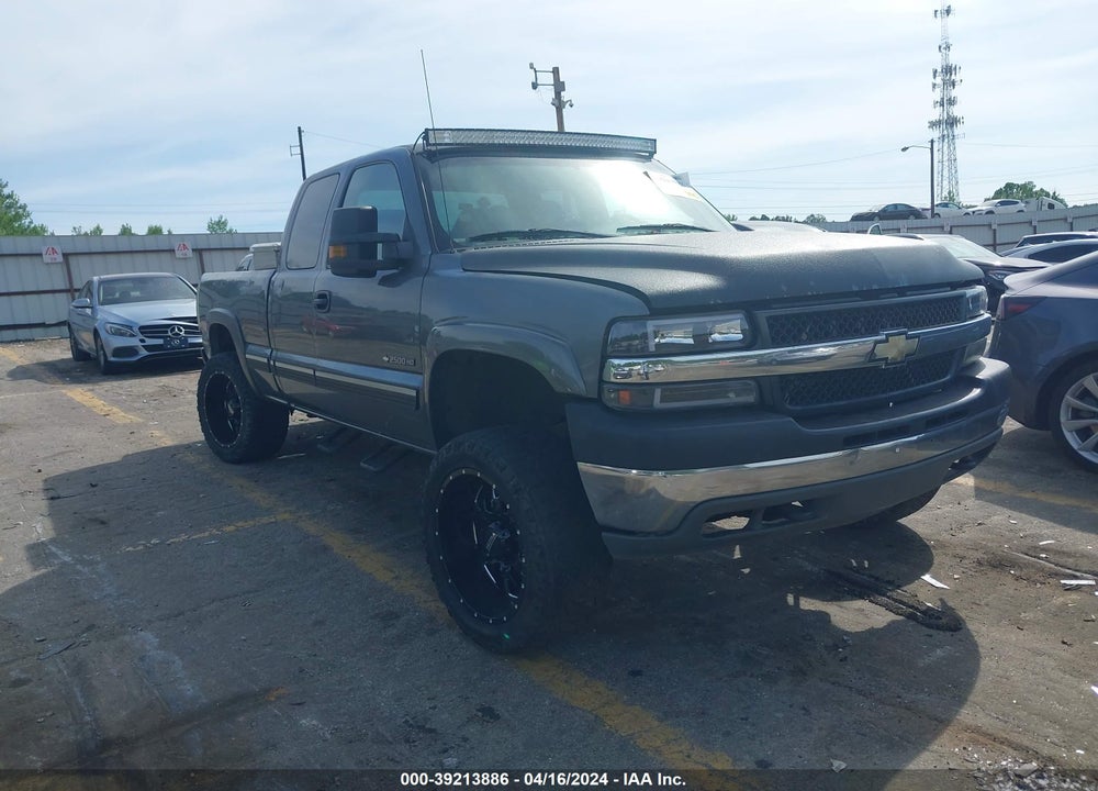 2002 CHEVROLET SILVERADO 2500HD LS VIN: 1GCHC29U12E147378