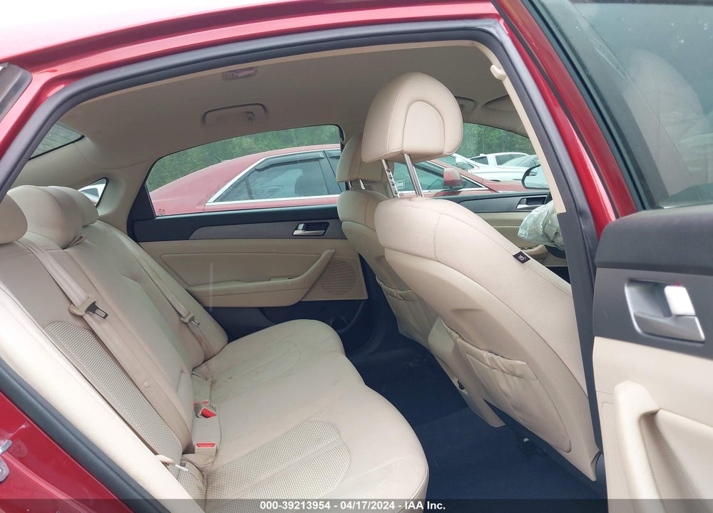 2015 HYUNDAI SONATA SE VIN: 5NPE24AF7FH227742