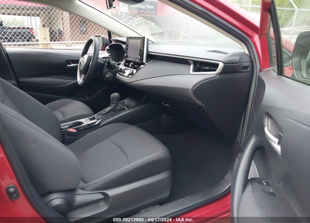 2021 TOYOTA COROLLA LE VIN: JTDEPMAE3MJ162952