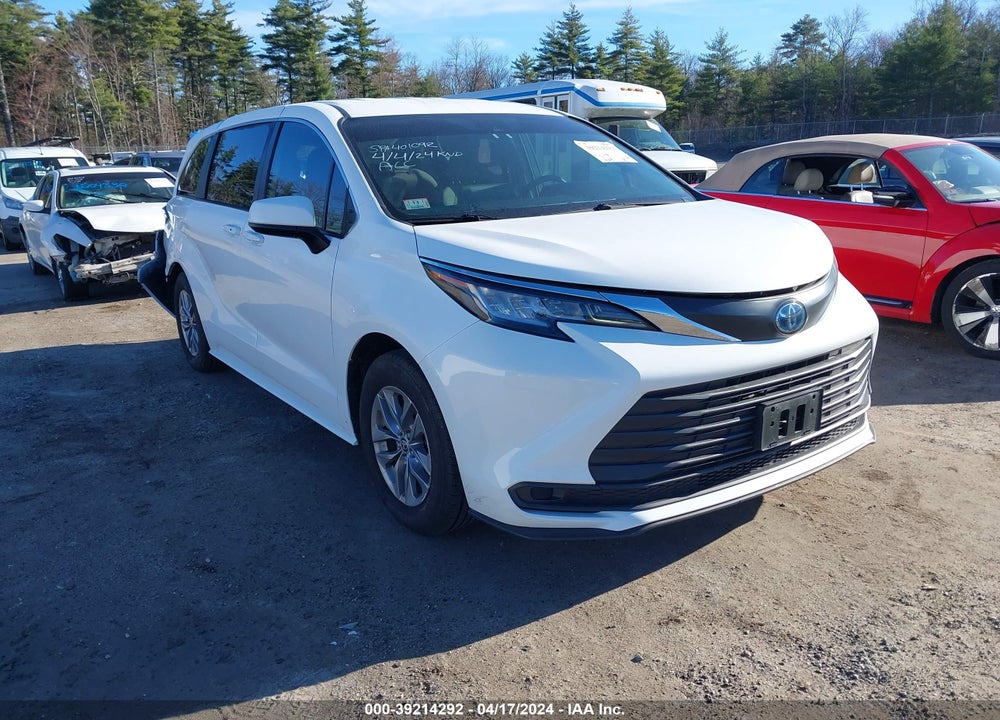 2022 TOYOTA SIENNA LE VIN: 5TDKRKEC3NS100921