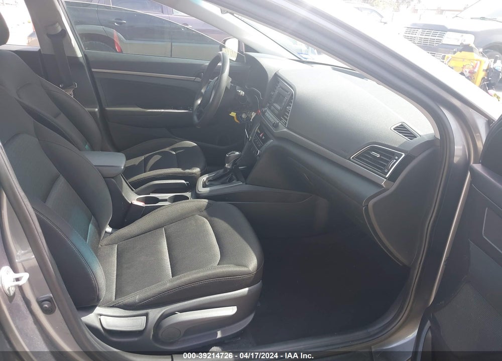 2018 HYUNDAI ELANTRA SE VIN: 5NPD74LF3JH273281