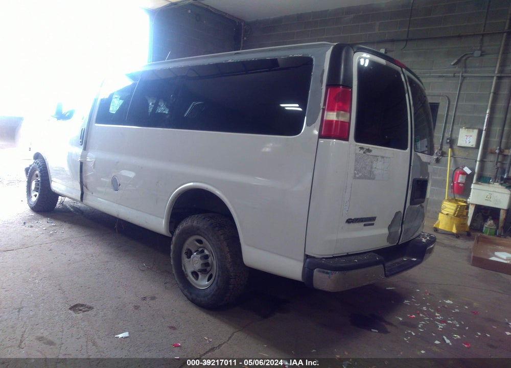 2009 CHEVROLET EXPRESS 2500 LS VIN: 1GAGG25K991173080
