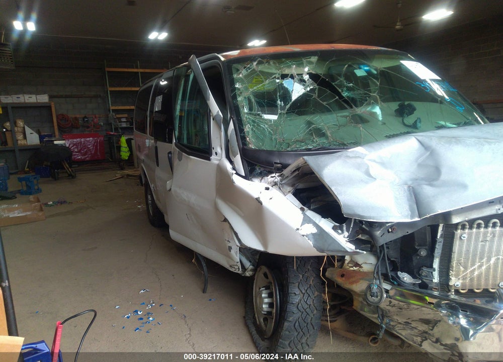 2009 CHEVROLET EXPRESS 2500 LS VIN: 1GAGG25K991173080
