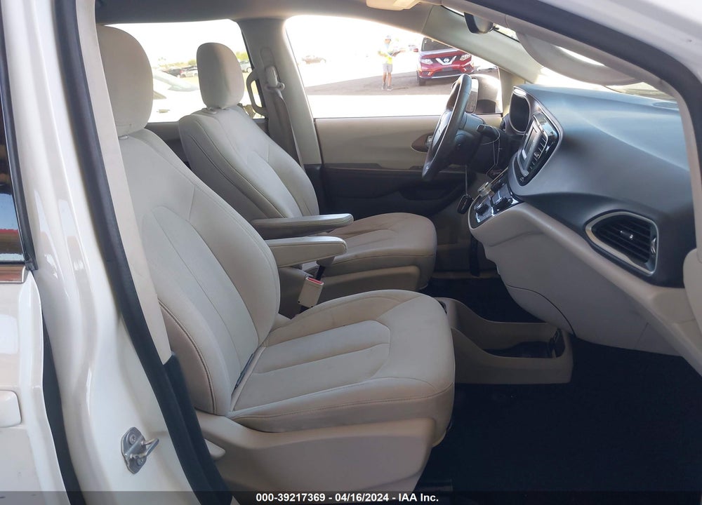 2017 CHRYSLER PACIFICA LX VIN: 2C4RC1CG9HR660567